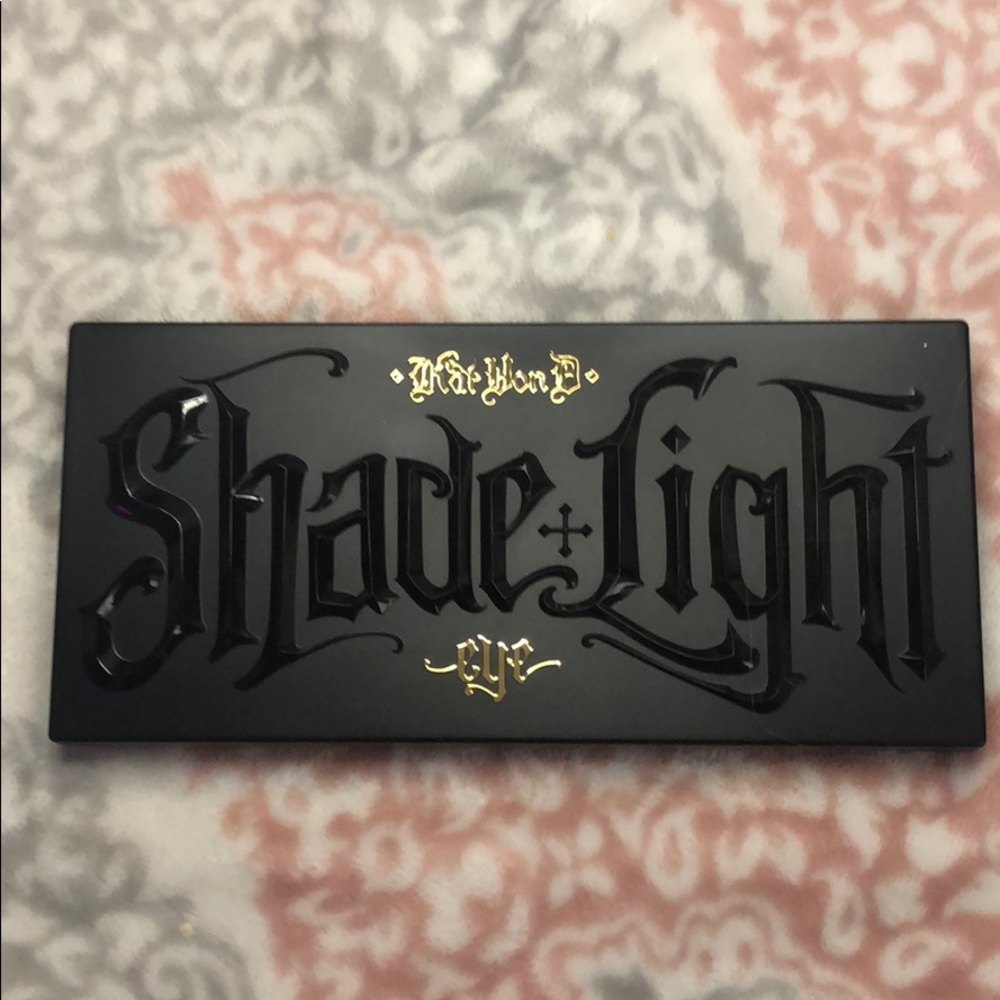 KVD Shade + Light Eye Contour Palette.